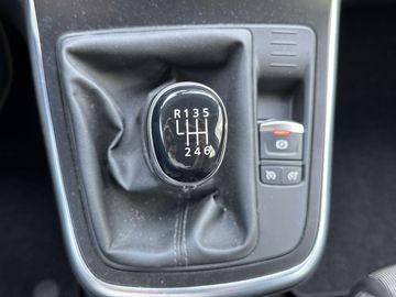 Car image 37