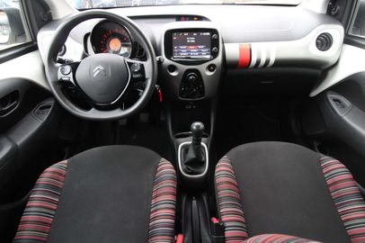 Car image 13