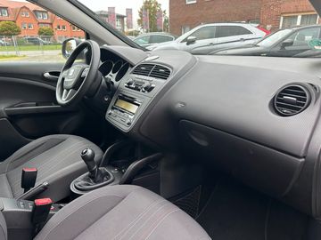 Car image 26