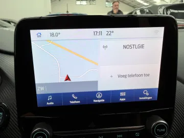 Car image 32