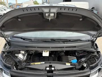 Car image 33