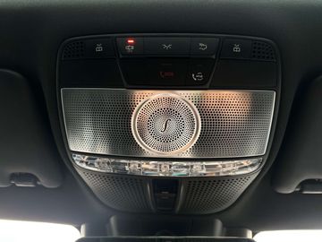 Car image 37