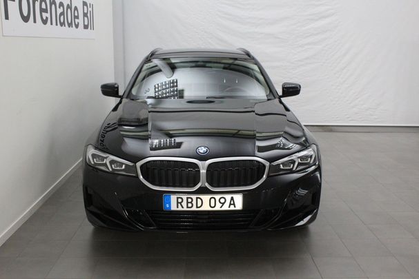 BMW 330 Touring M Sport xDrive 185 kW image number 2