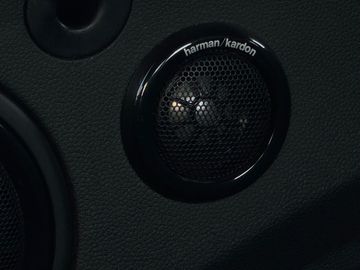Car image 36