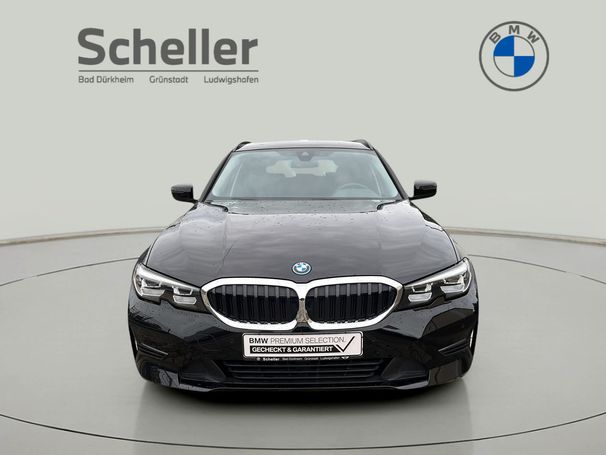 BMW 320i Touring 120 kW image number 2