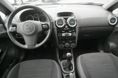 Car image 11