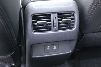 Car image 40