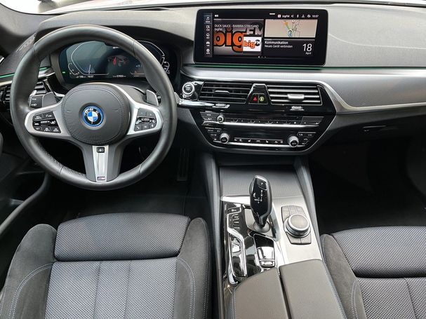 BMW 530 Touring xDrive 215 kW image number 11