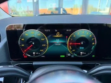 Car image 27
