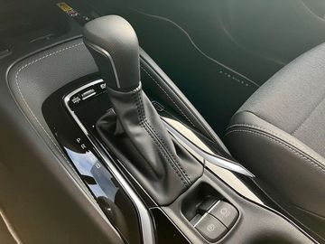 Car image 12