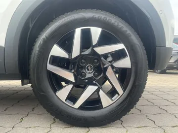 Car image 28
