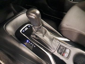 Car image 25