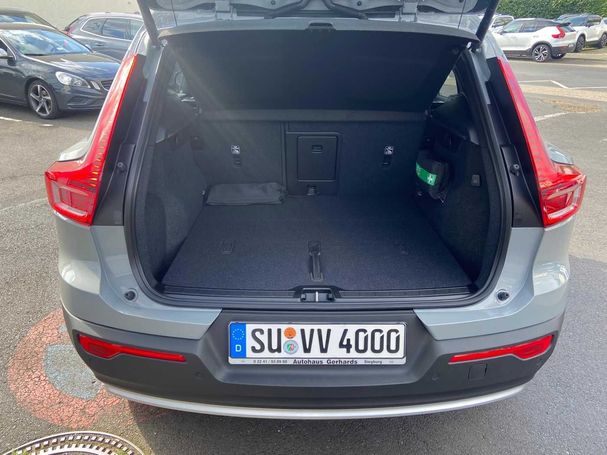 Volvo XC40 B3 Core 120 kW image number 9