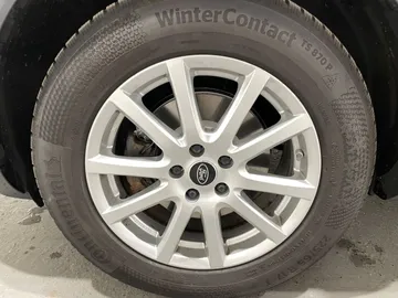 Car image 24