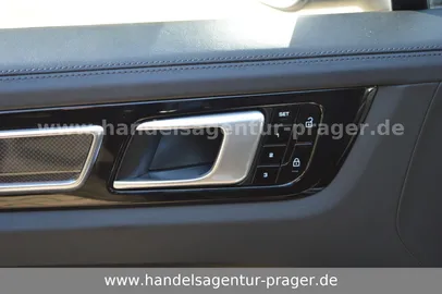 Car image 33