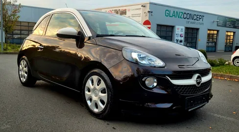 Car image 2