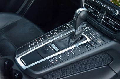 Car image 33