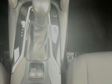 Car image 24