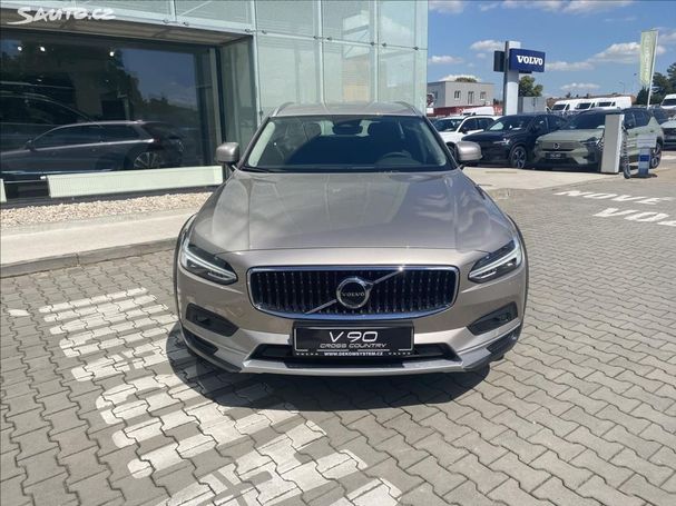 Volvo V90 Cross Country AWD B4 145 kW image number 3