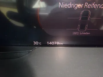 Car image 38