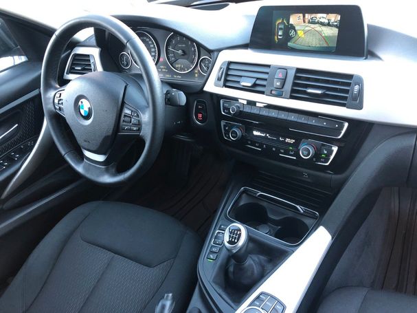 BMW 318i 100 kW image number 17