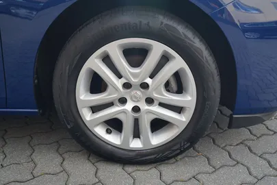 Car image 35