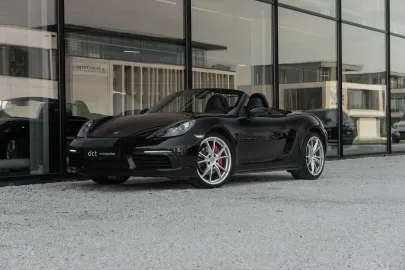 Car image 27