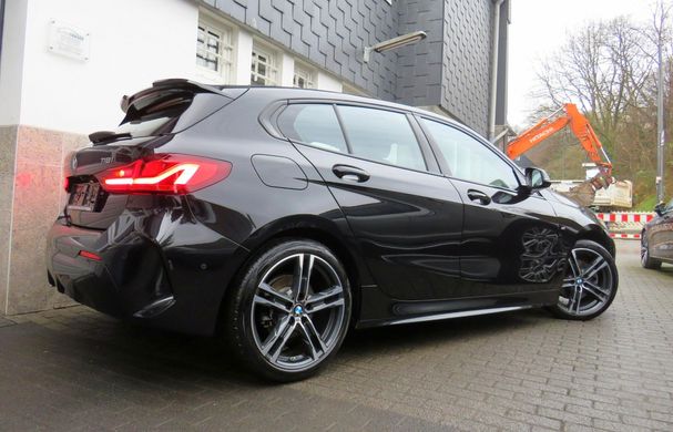 BMW 118i M Sport 103 kW image number 3