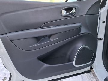 Car image 33