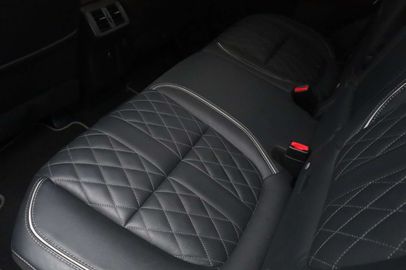 Car image 37