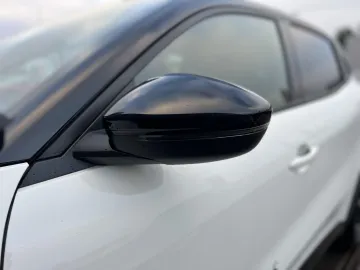 Car image 38