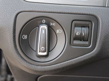 Car image 32