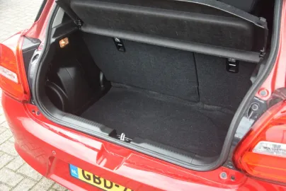 Car image 28