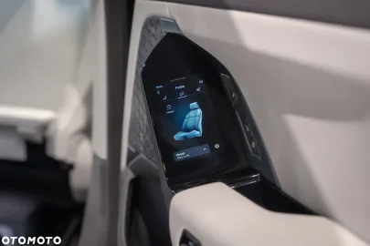 Car image 40