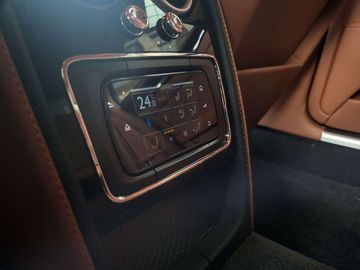 Car image 33