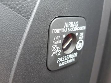 Car image 34