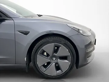 Car image 33