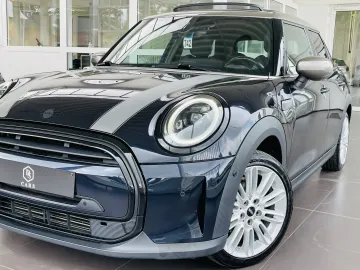 Car image 25