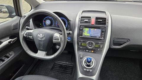 Car image 10