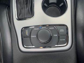 Car image 26