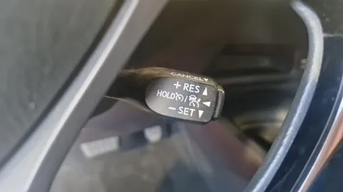 Car image 32