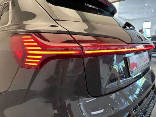 Audi Q8 e-tron 250 kW image number 10