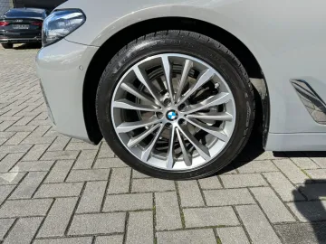 Car image 46