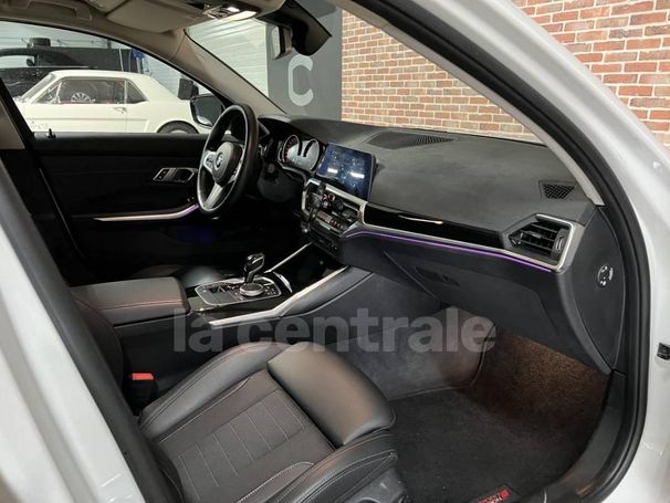 BMW 320i 135 kW image number 23