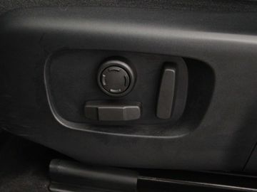 Car image 37