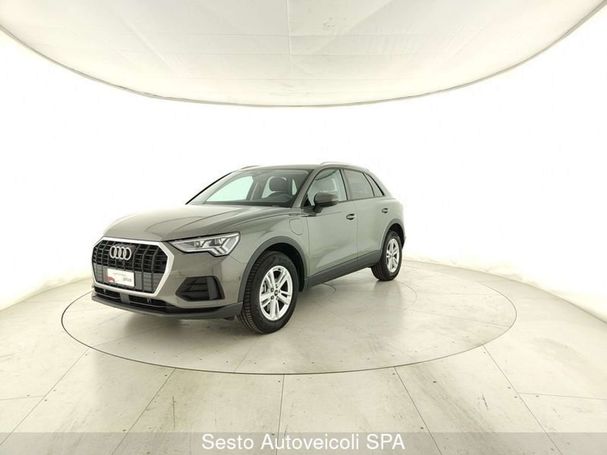 Audi Q3 45 TFSIe S tronic Business 180 kW image number 1