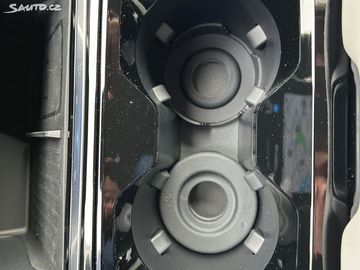 Car image 40