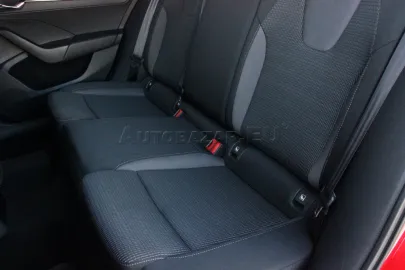 Car image 30