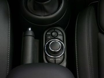 Car image 29