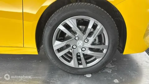 Car image 20